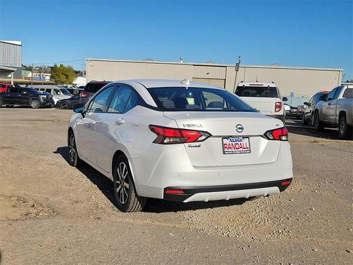 2021 Nissan Versa 1.6 SV
