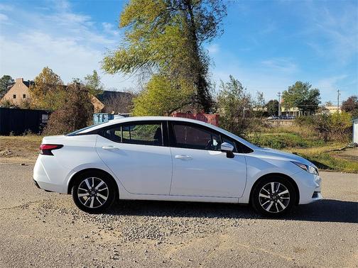 2021 Nissan Versa 1.6 SV