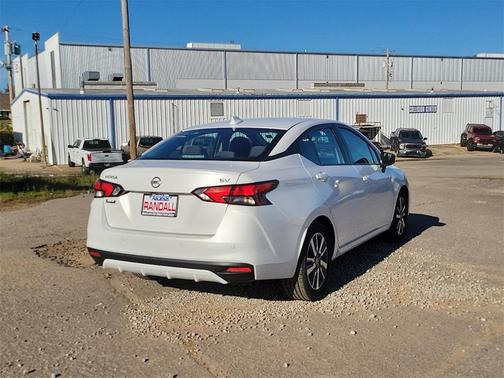 2021 Nissan Versa 1.6 SV