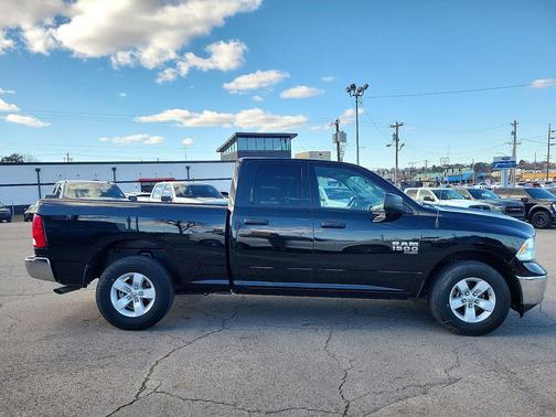 2024 RAM 1500 Classic SLT