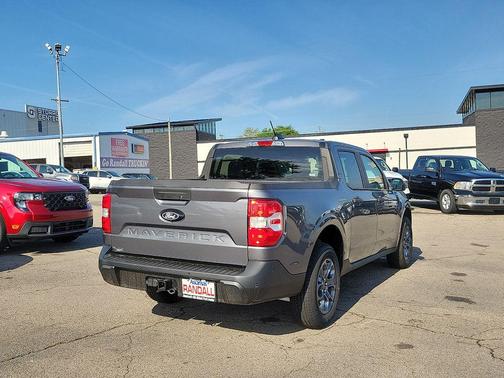 CARBONIZED GRAY METALLIC 2026 Ford Maverick XLT