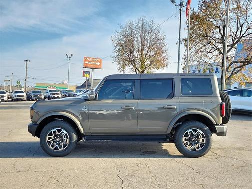 2025 Ford Bronco Outer Banks