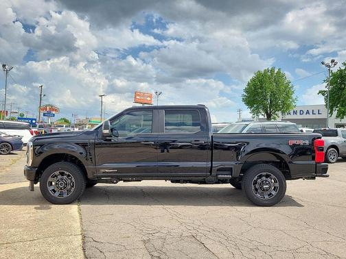 Agate Black Metallic 2026 Ford F-250 XL