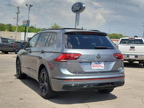 Platinum Gray Metallic 2024 Volkswagen Tiguan 2.0T SE R-LINE BLACK