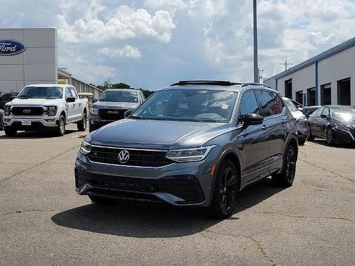 Platinum Gray Metallic 2024 Volkswagen Tiguan 2.0T SE R-LINE BLACK