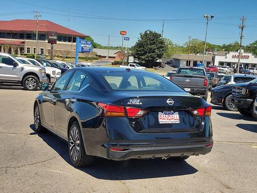Super Black Clearcoat 2025 Nissan Altima 2.5 SV