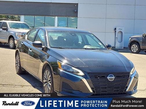 Super Black Clearcoat 2025 Nissan Altima 2.5 SV