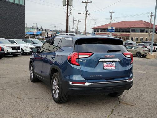 2024 GMC Terrain SLT