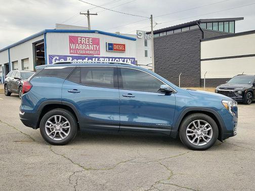 2024 GMC Terrain SLT