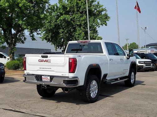 2024 GMC Sierra 2500 SLT