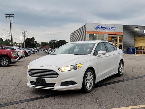 2014 Ford Fusion SE