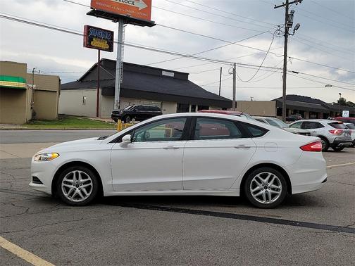 2014 Ford Fusion SE
