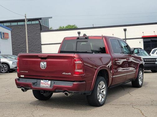Delmonico Red Pearlcoat 2023 RAM 1500 Limited