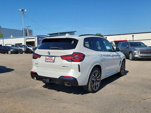 Mineral White Metallic 2024 BMW X3 xDrive30i
