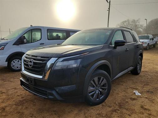 2023 Nissan Pathfinder SV
