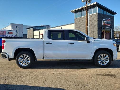 2024 Chevrolet Silverado 1500 Custom