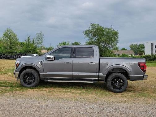 CARBONIZED GRAY METALLIC 2025 Ford F-150 LARIAT