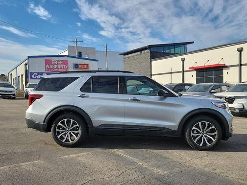 2023 Ford Explorer ST-Line