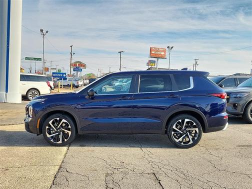 2024 Mitsubishi Outlander SE