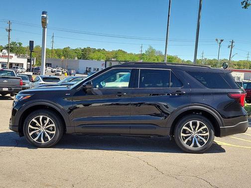 AGATE BLACK METALLIC 2026 Ford Explorer ST-Line