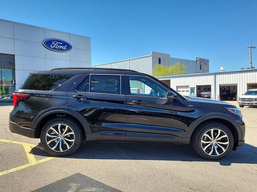 AGATE BLACK METALLIC 2026 Ford Explorer ST-Line