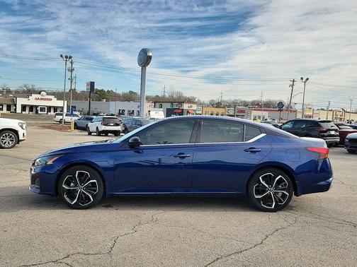 2023 Nissan Altima 2.5 SR
