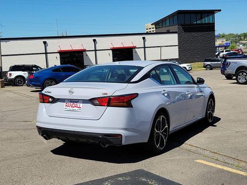 Gray Sky Pearl 2024 Nissan Altima 2.5 SR