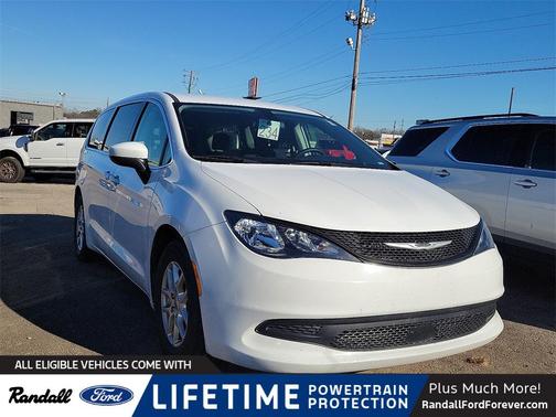 2022 Chrysler Voyager LX