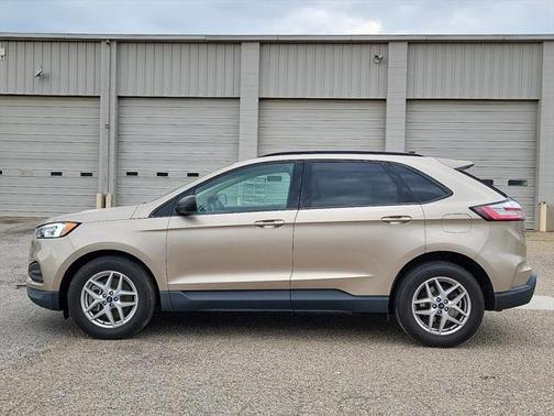 2021 Ford Edge SE