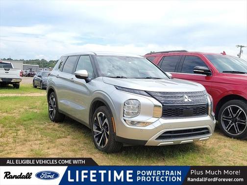 2023 Mitsubishi Outlander SE