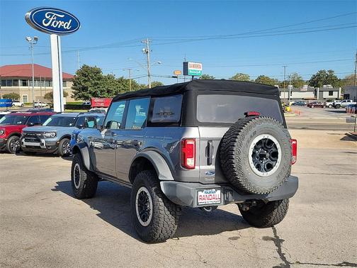2022 Ford Bronco Base