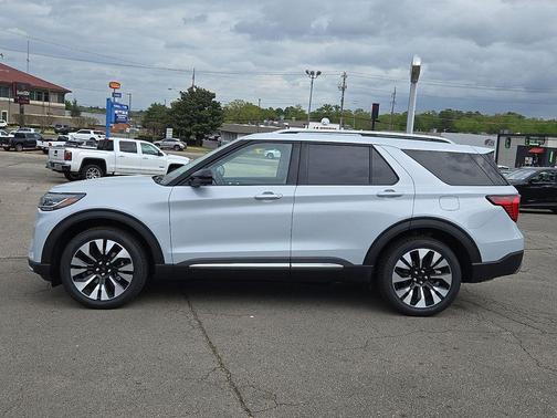 Space White Metallic 2026 Ford Explorer Platinum