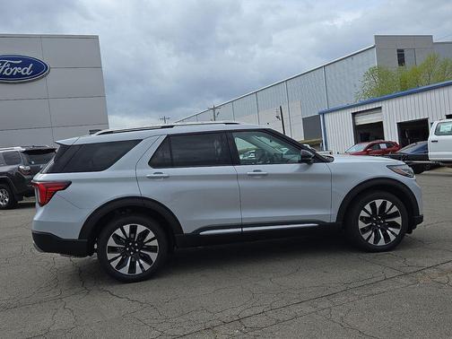 Space White Metallic 2026 Ford Explorer Platinum