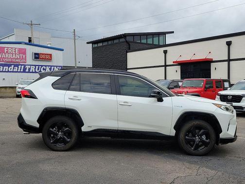2019 Toyota RAV4 Hybrid SE