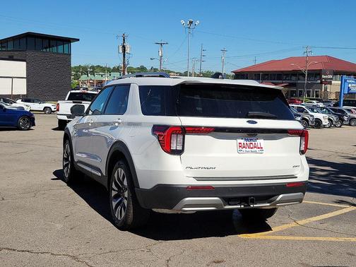 Star White Metallic Tri-Coat 2026 Ford Explorer Platinum