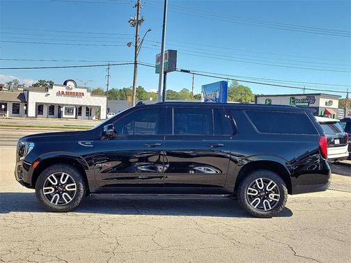 2023 GMC Yukon XL AT4