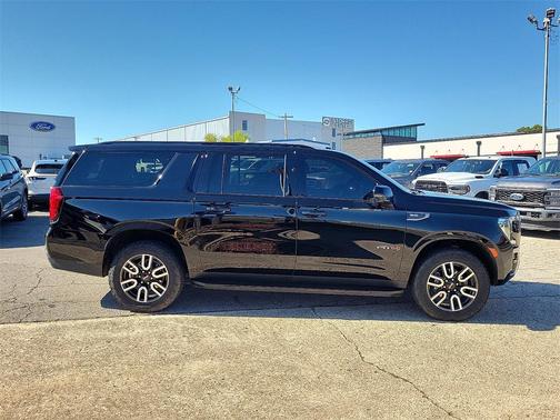 2023 GMC Yukon XL AT4
