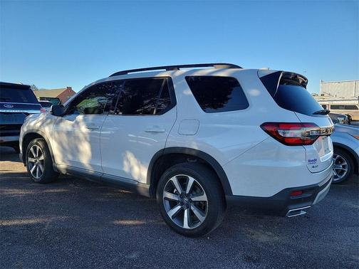 2025 Honda Pilot Touring 8-Passenger