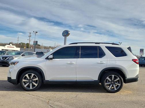 2025 Honda Pilot Touring 8-Passenger