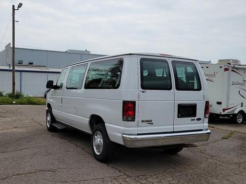2014 Ford E350 Super Duty XLT
