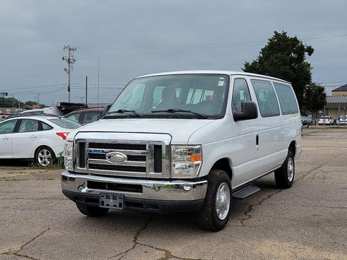 2014 Ford E350 Super Duty XLT