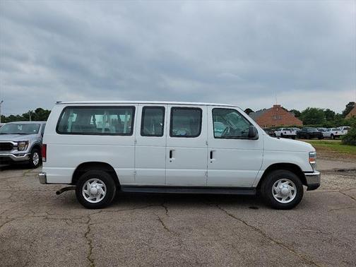 2014 Ford E350 Super Duty XLT