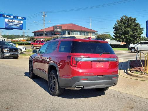 2023 GMC Acadia AT4