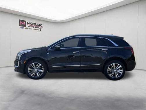 Stellar Black Metallic 2021 Cadillac XT5 Premium Luxury