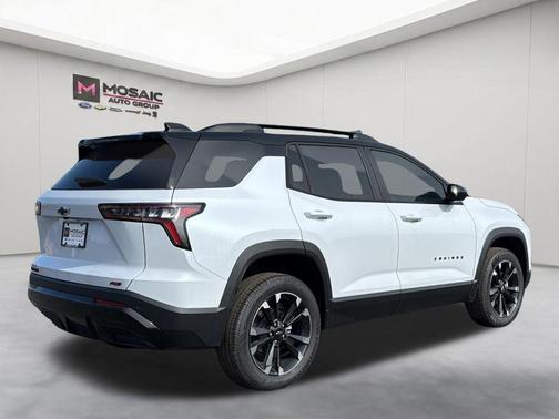 Polar White Tricoat 2026 Chevrolet Equinox FWD RS