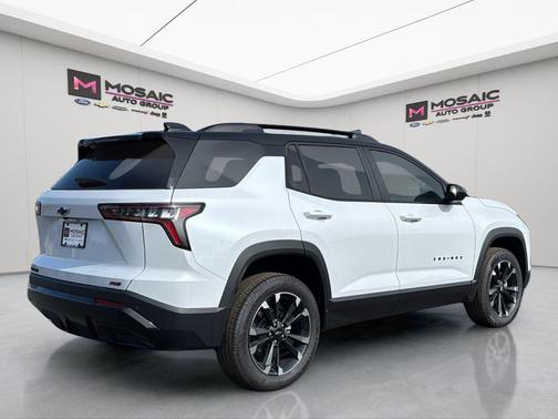 Polar White Tricoat 2026 Chevrolet Equinox FWD RS
