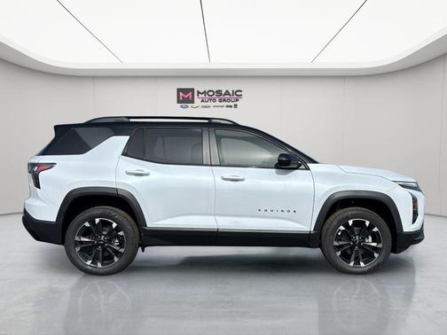 Polar White Tricoat 2026 Chevrolet Equinox FWD RS