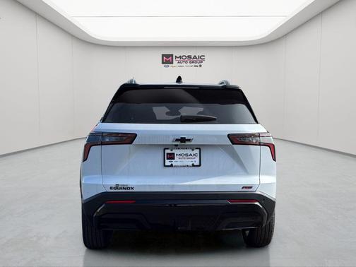 Polar White Tricoat 2026 Chevrolet Equinox FWD RS