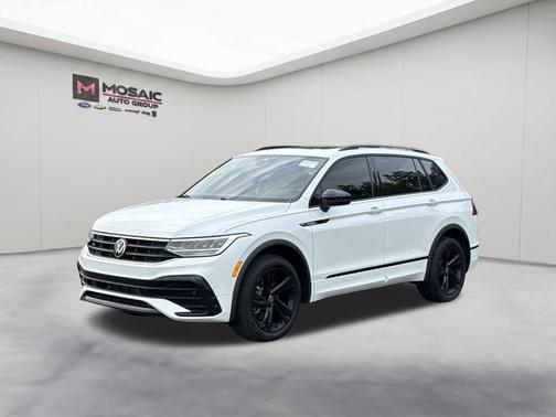 Opal White Pearl 2023 Volkswagen Tiguan 2.0T SE R-Line Black 4MOTION