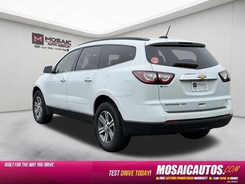 Summit White 2017 Chevrolet Traverse 2LT
